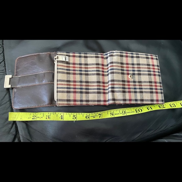 Liz Claiborne Trifold Wallet - Picture 7 of 7